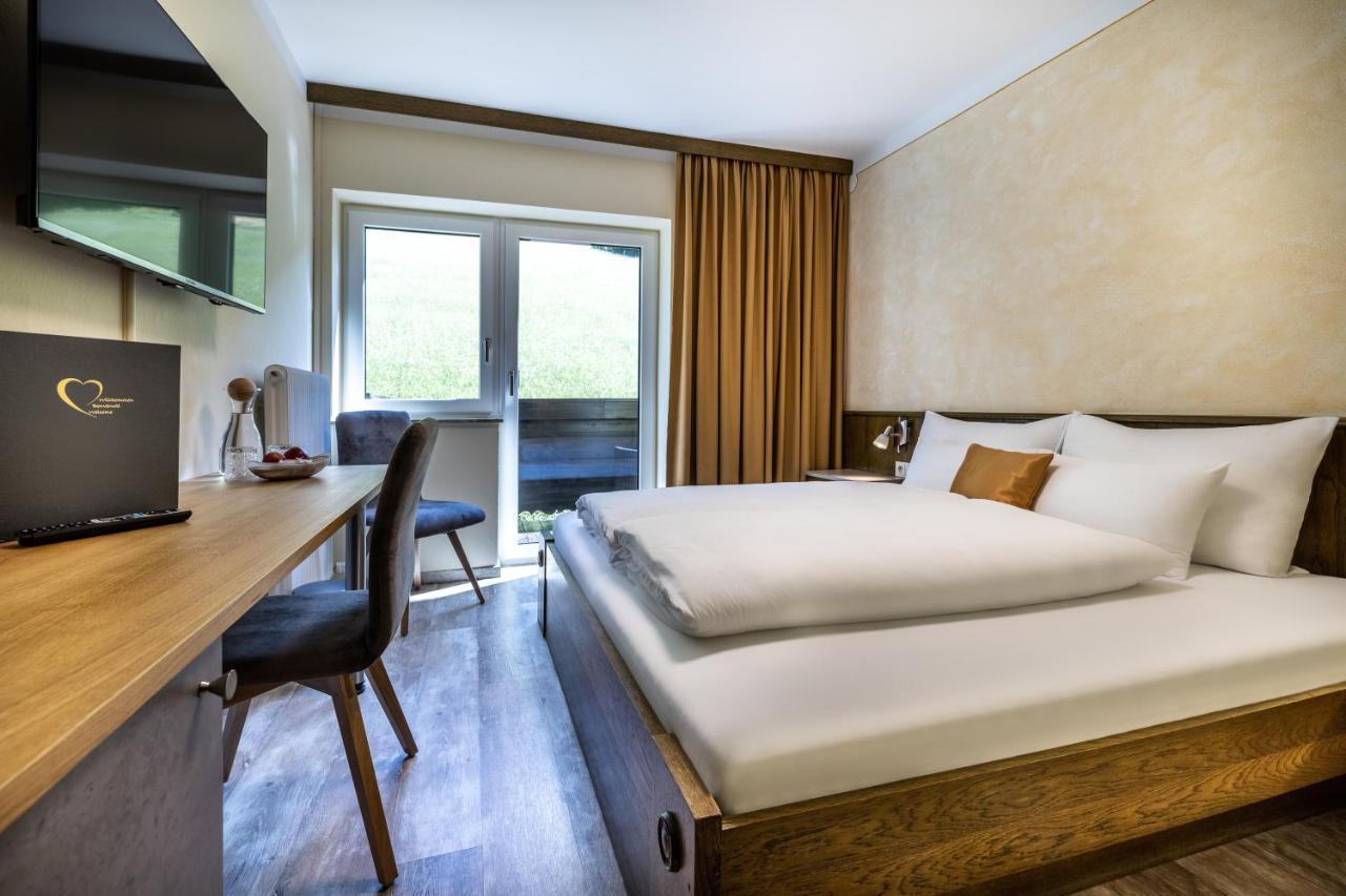 Der Burgblick-Adults Only Hotel แวร์เฟิน ภายนอก รูปภาพ