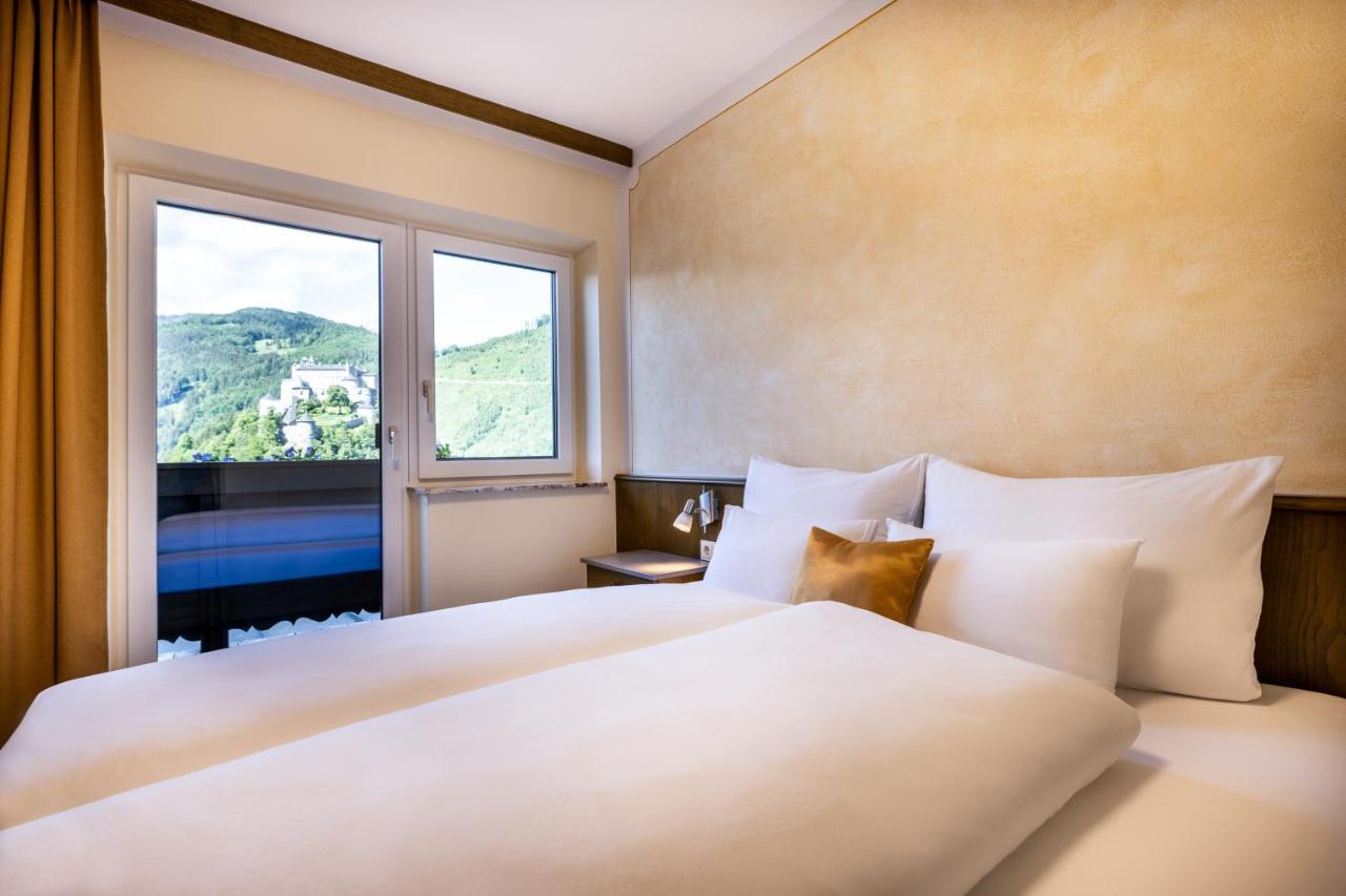 Der Burgblick-Adults Only Hotel แวร์เฟิน ภายนอก รูปภาพ