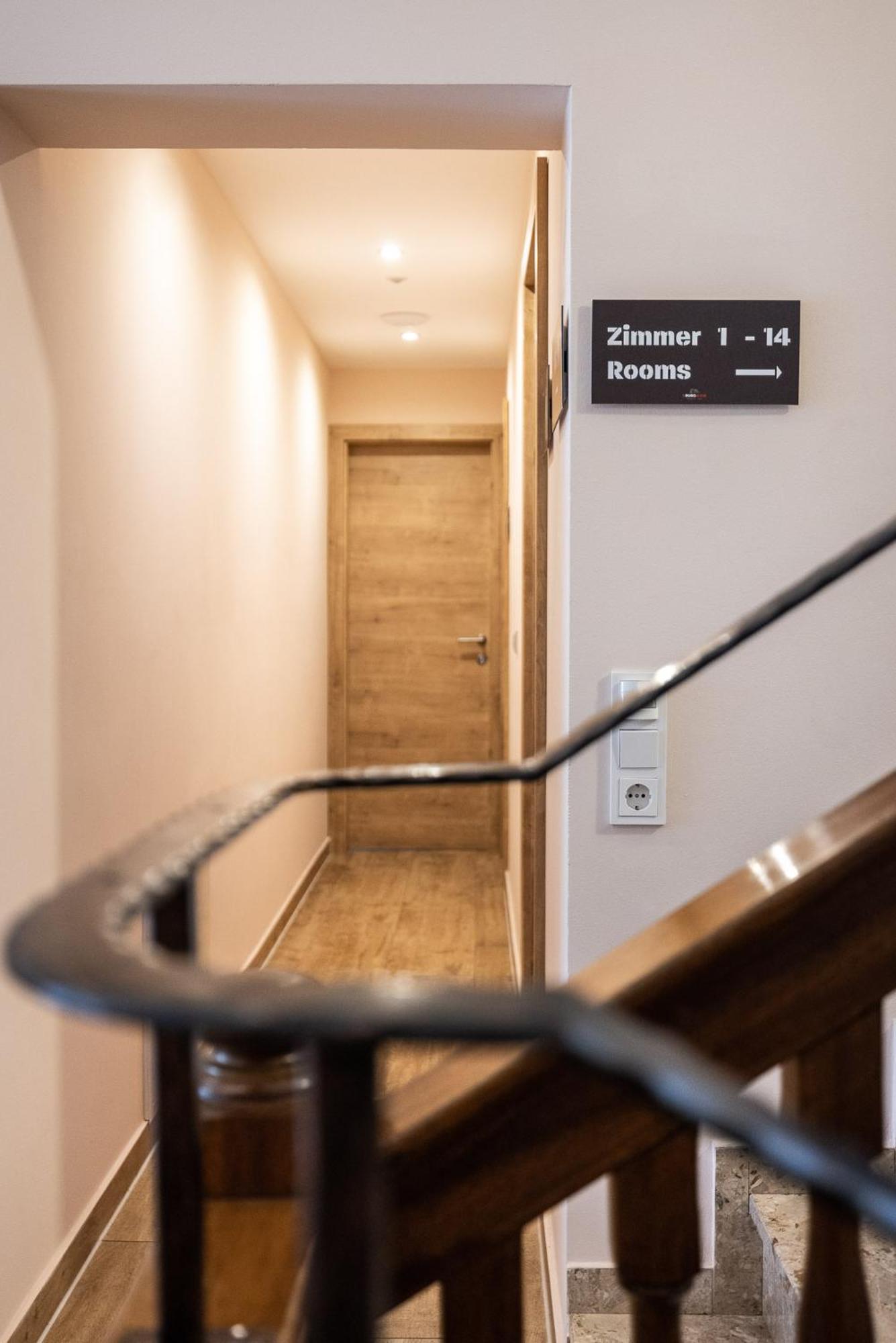 Der Burgblick-Adults Only Hotel แวร์เฟิน ภายนอก รูปภาพ